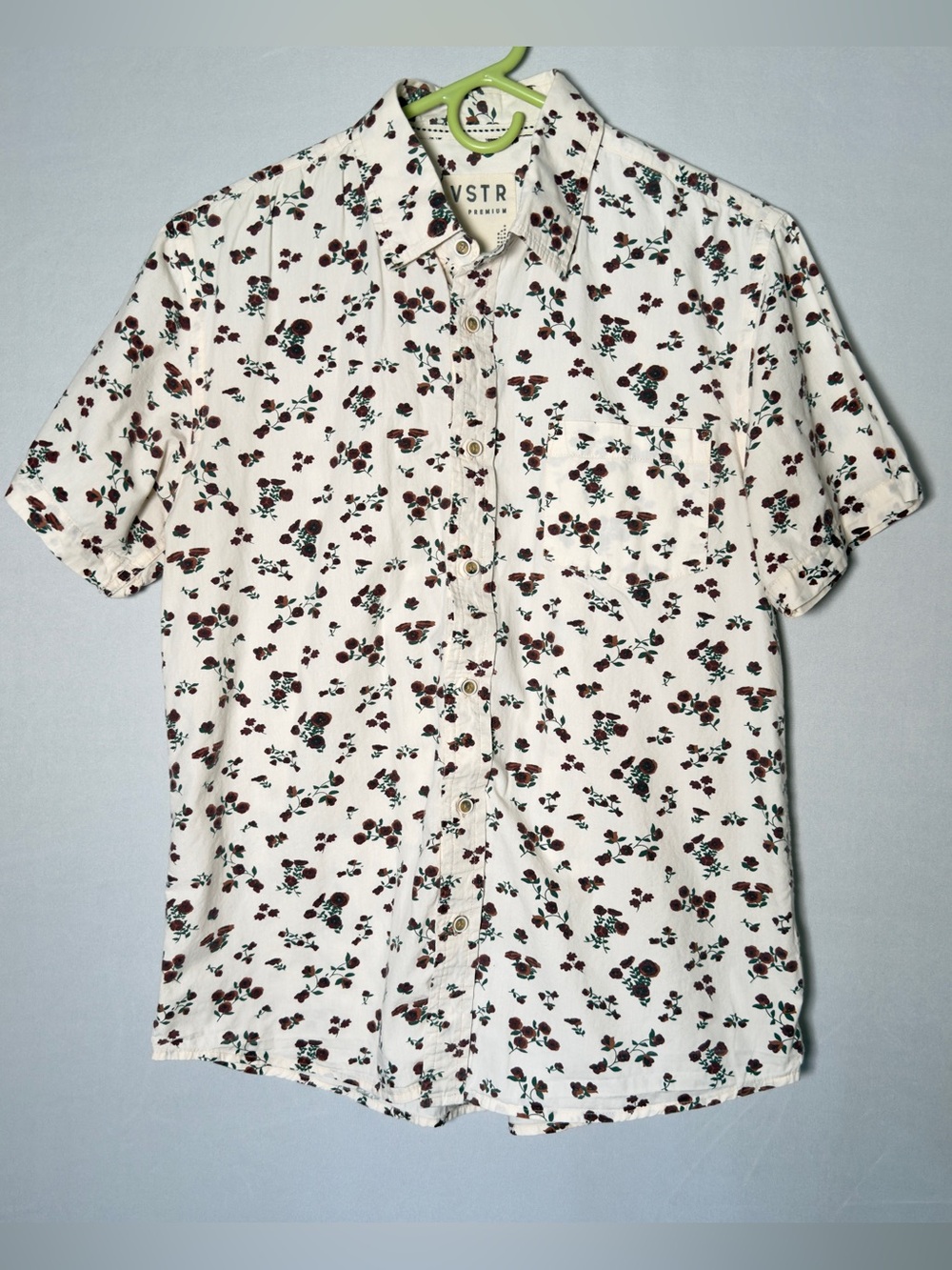 VSTR White Short-Sleeve Floral Button-Down Shirt
